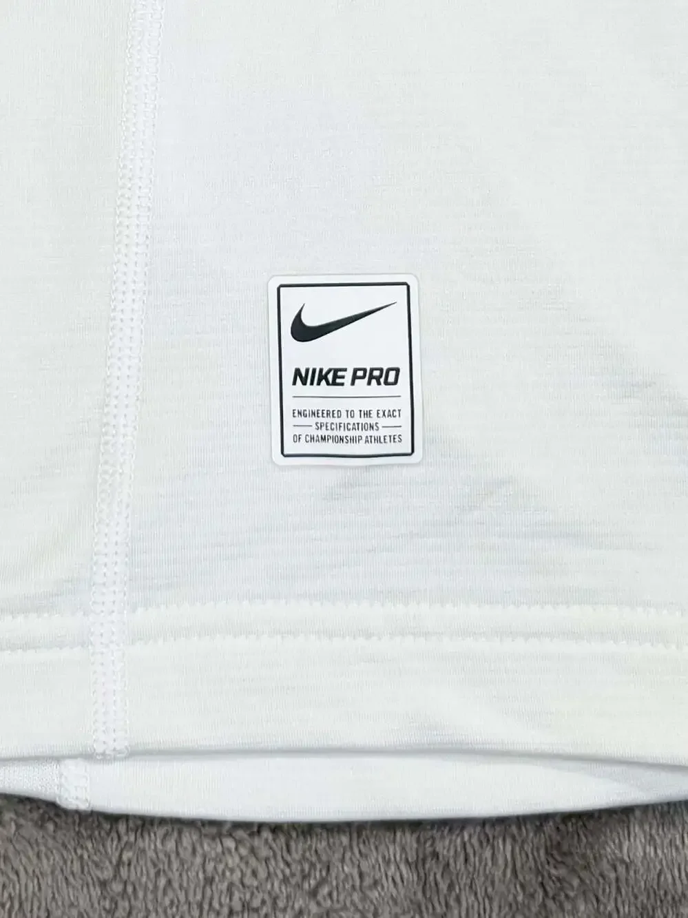 Nike Pro Hyperwarm Fitted Long Sleeve Thermal Baselayer Shirt, L